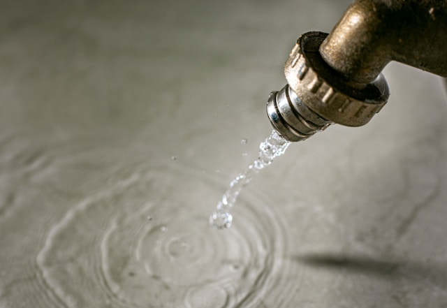 The Hidden Dangers of Delaying Water Extraction After a Leak